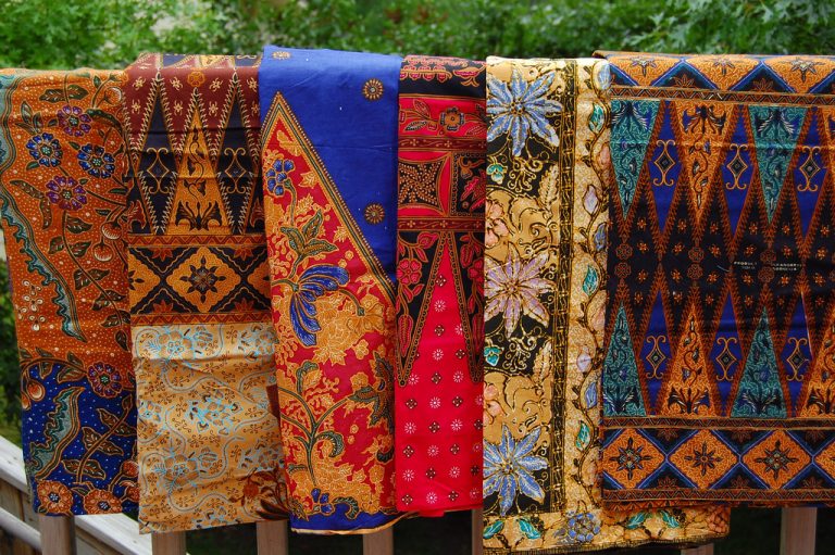 Cara Mencuci Kain Batik Menggunakan Lerak Cara Mencuci Kain Batik Menggunakan Lerak